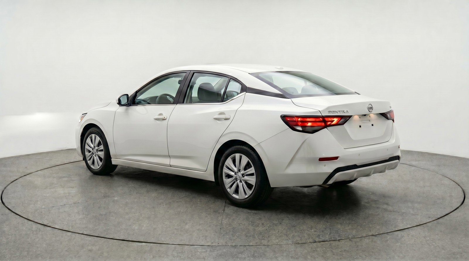Used 2025 Nissan Sentra S FWD image 6