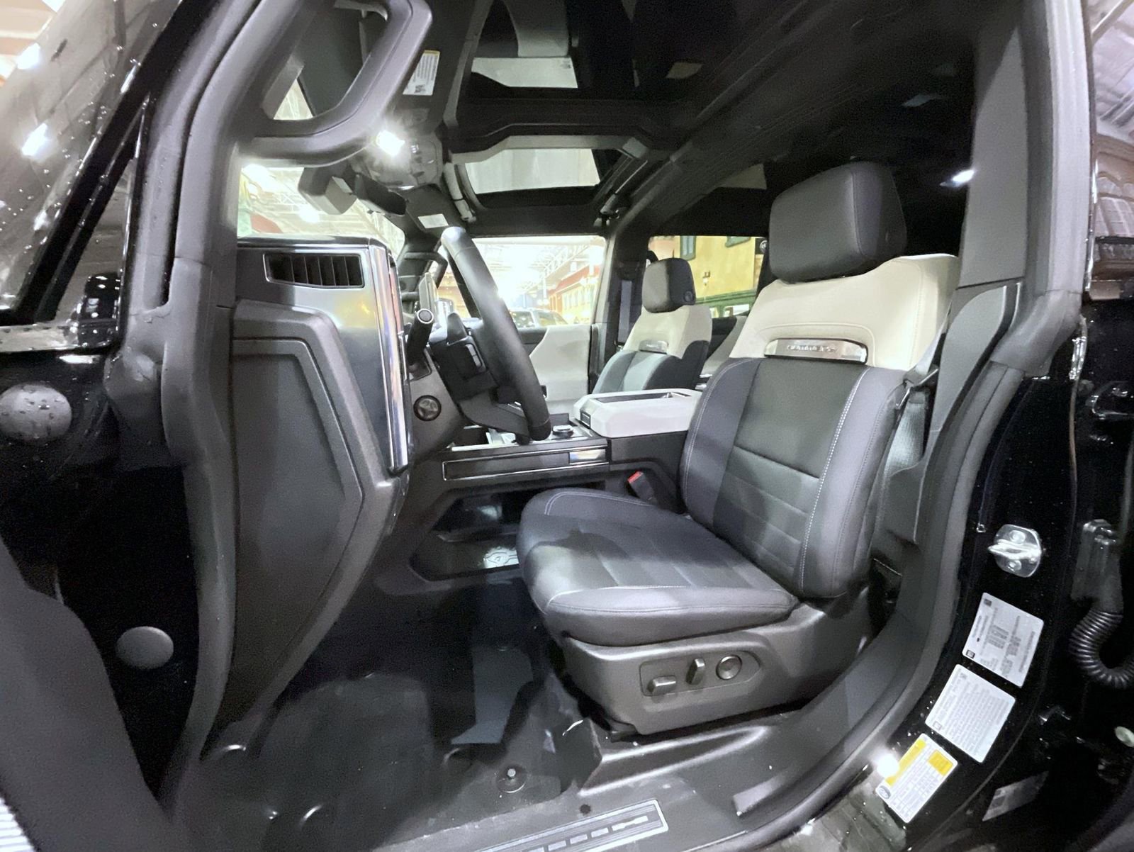 New 2026 GMC Hummer EV SUV w/ LPO, Dark Essentials Package image 10