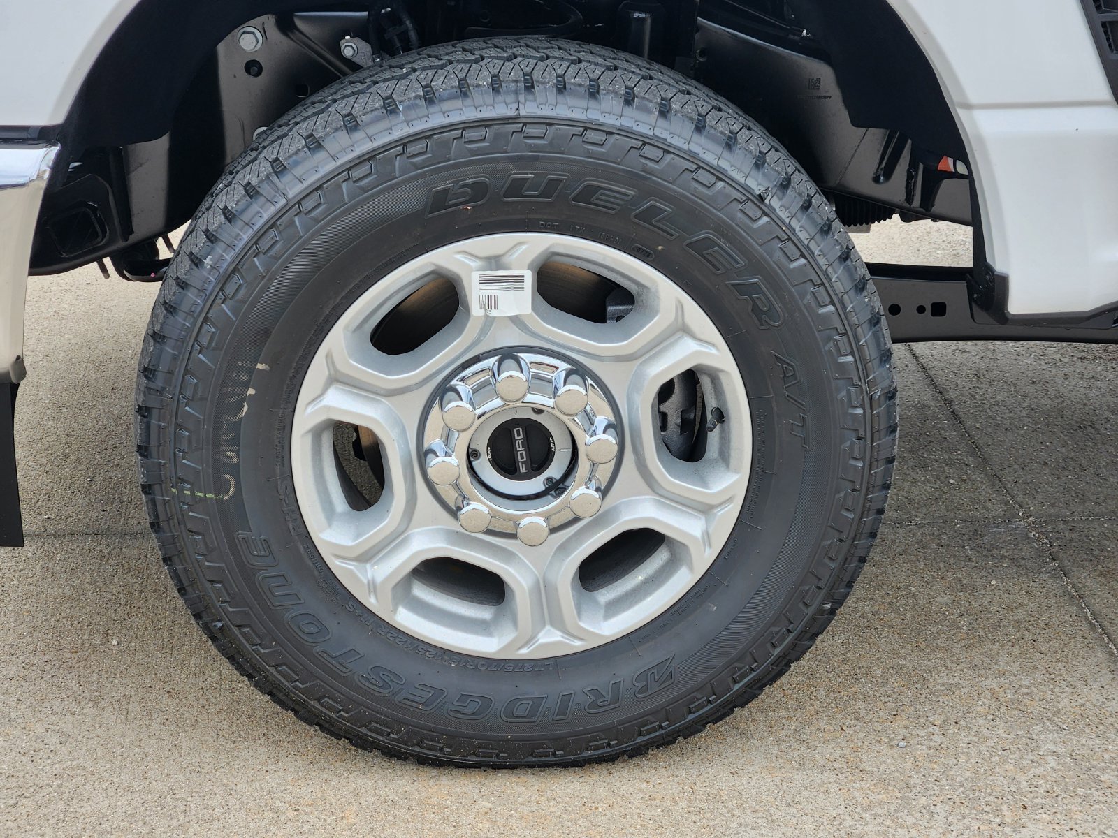 New 2026 Ford F250 XLT w/ FX4 Off-Road Package AWD/4WD image 12