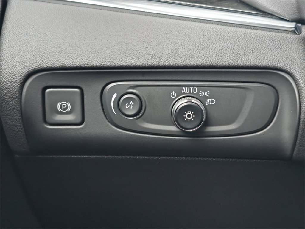 Used 2020 Buick Enclave Avenir w/ Avenir Technology Package image 17