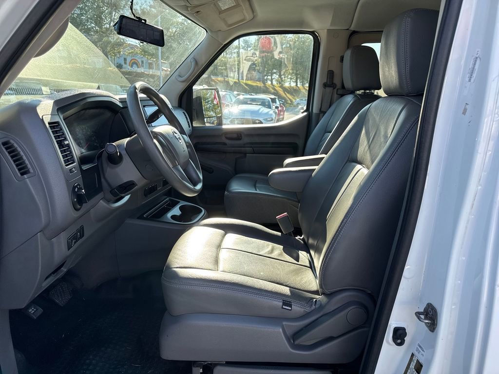 Used 2016 Nissan NV 3500 S image 10