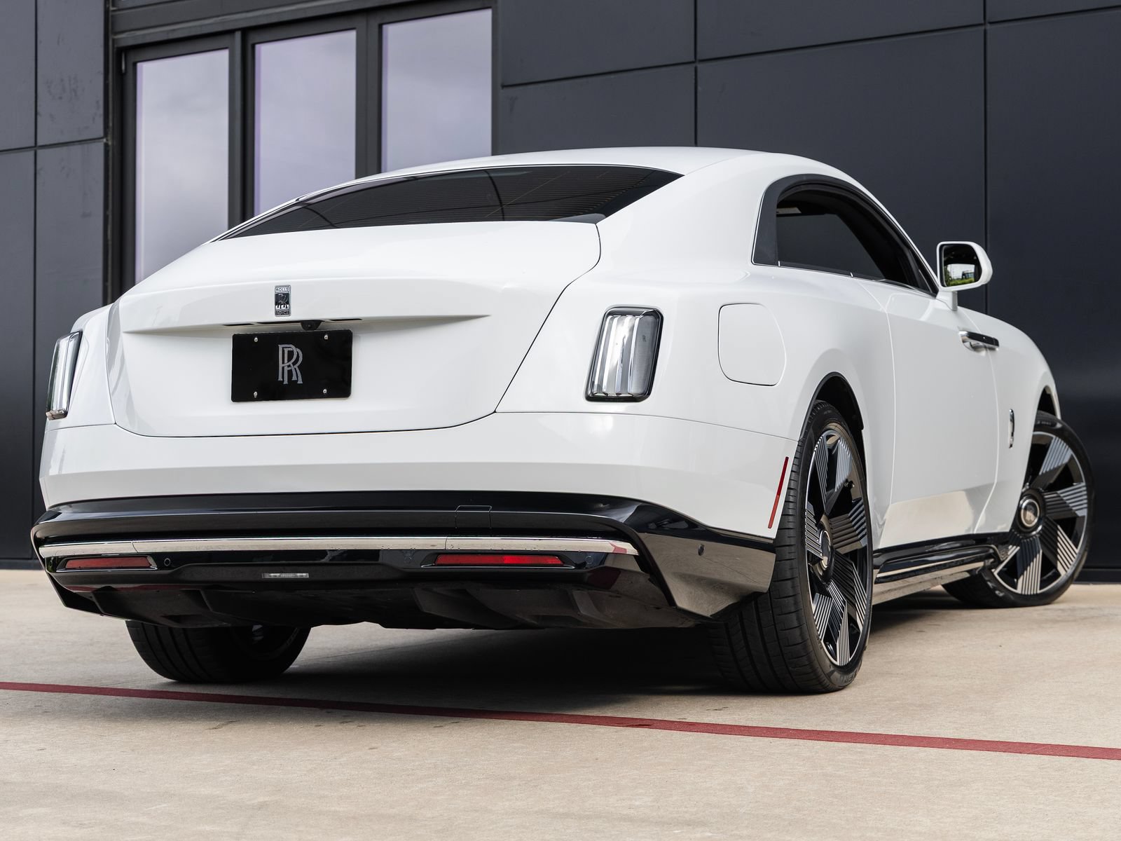 Used 2024 Rolls-Royce Spectre AWD/4WD image 2