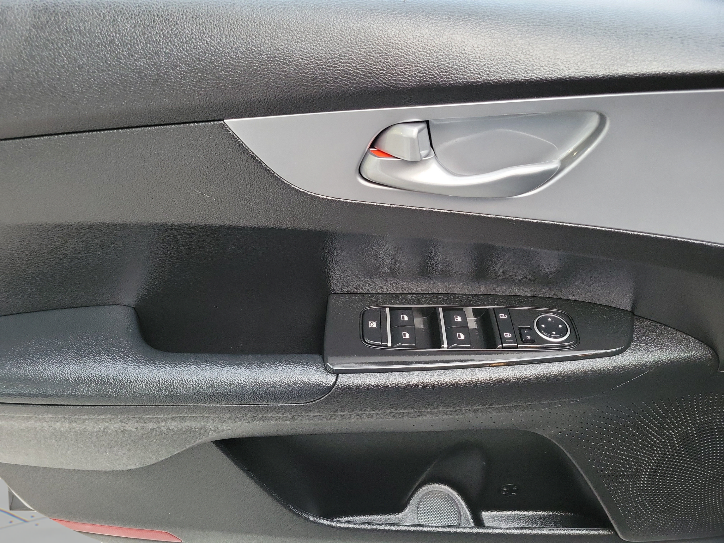 Certified 2023 Kia Forte LXS w/ LXS Technology Package FWD image 12