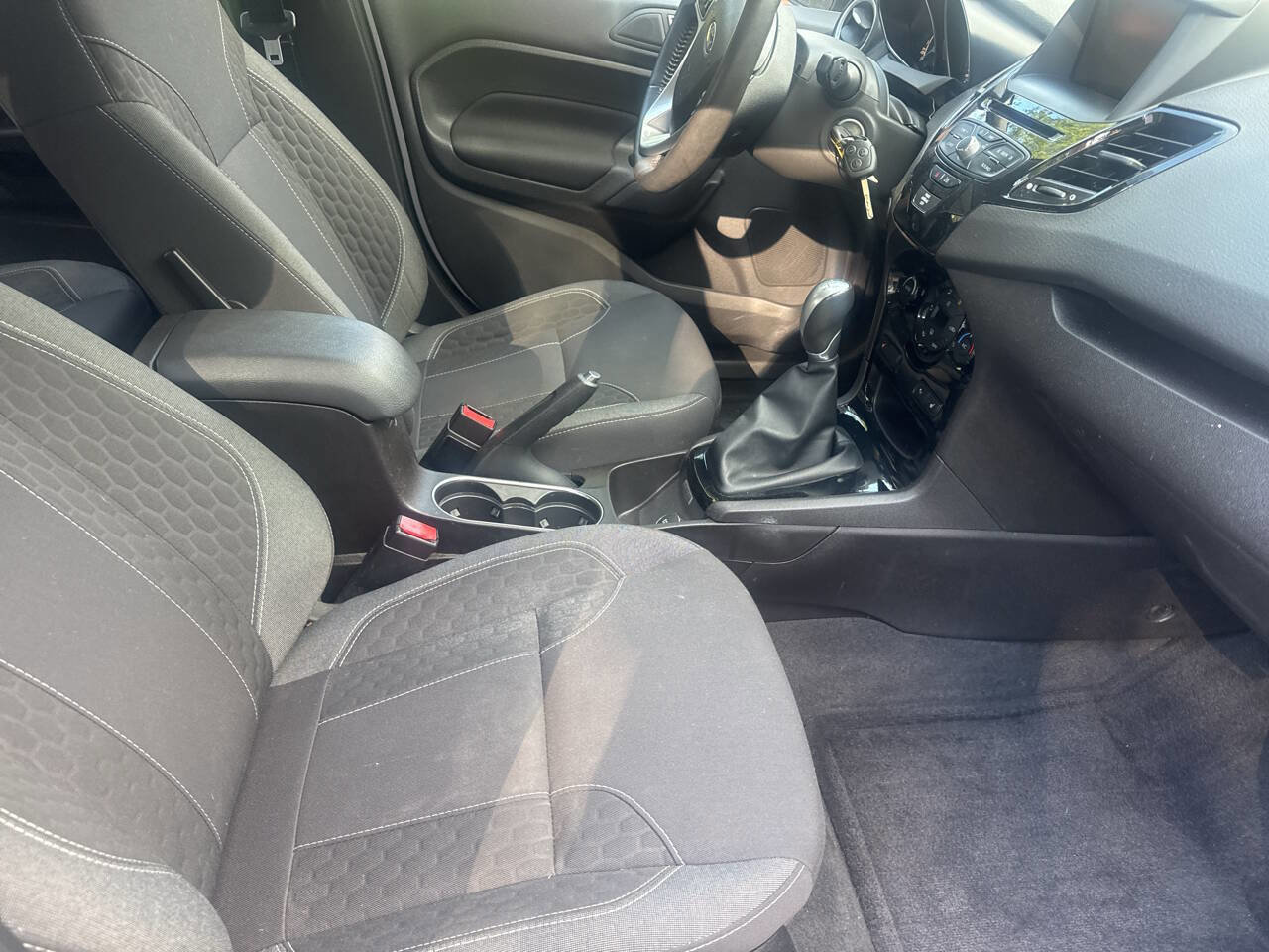 Used 2014 Ford Fiesta SE w/ Equipment Group 201A FWD image 16