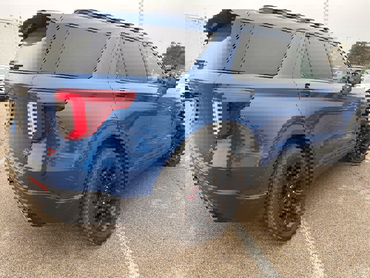 Used 2022 Ford Explorer ST w/ Equipment Group 401A image 5