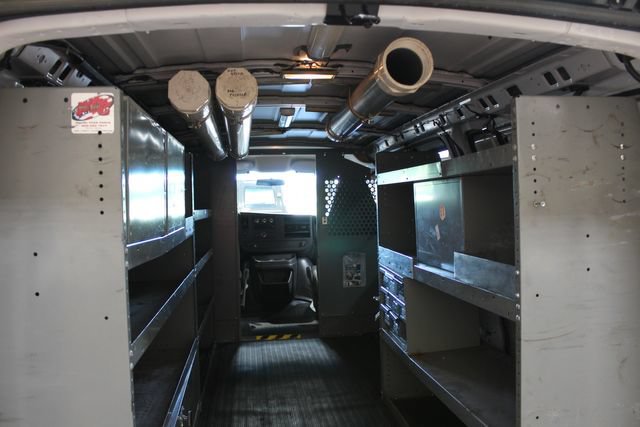 Used 2008 Chevrolet Express 3500 RWD image 19
