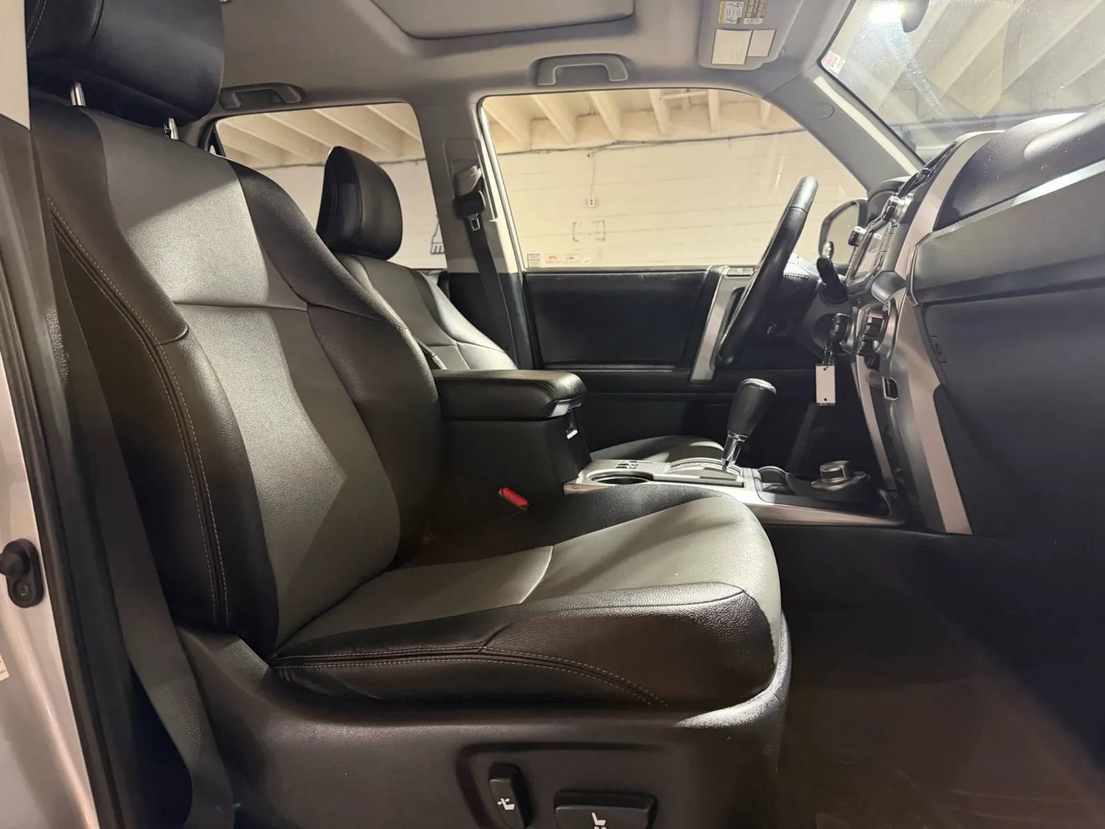 Used 2016 Toyota 4Runner SR5 Premium AWD/4WD image 10