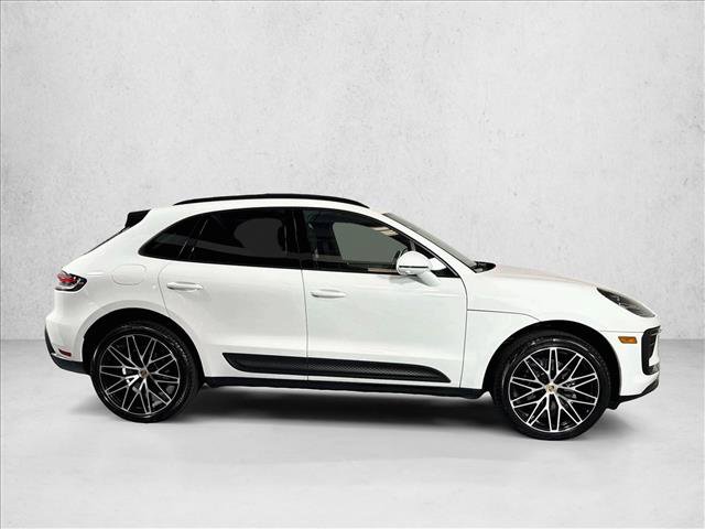 Certified 2026 Porsche Macan AWD/4WD image 8