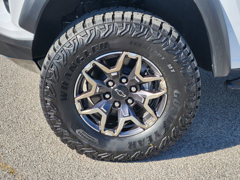 New 2026 Chevrolet Colorado ZR2 w/ Technology Package image 13