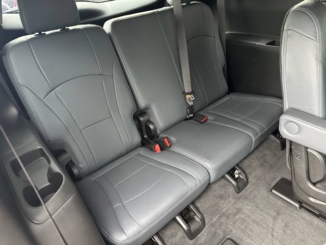 Used 2018 Buick Enclave Essence w/ Trailering Package AWD/4WD image 16