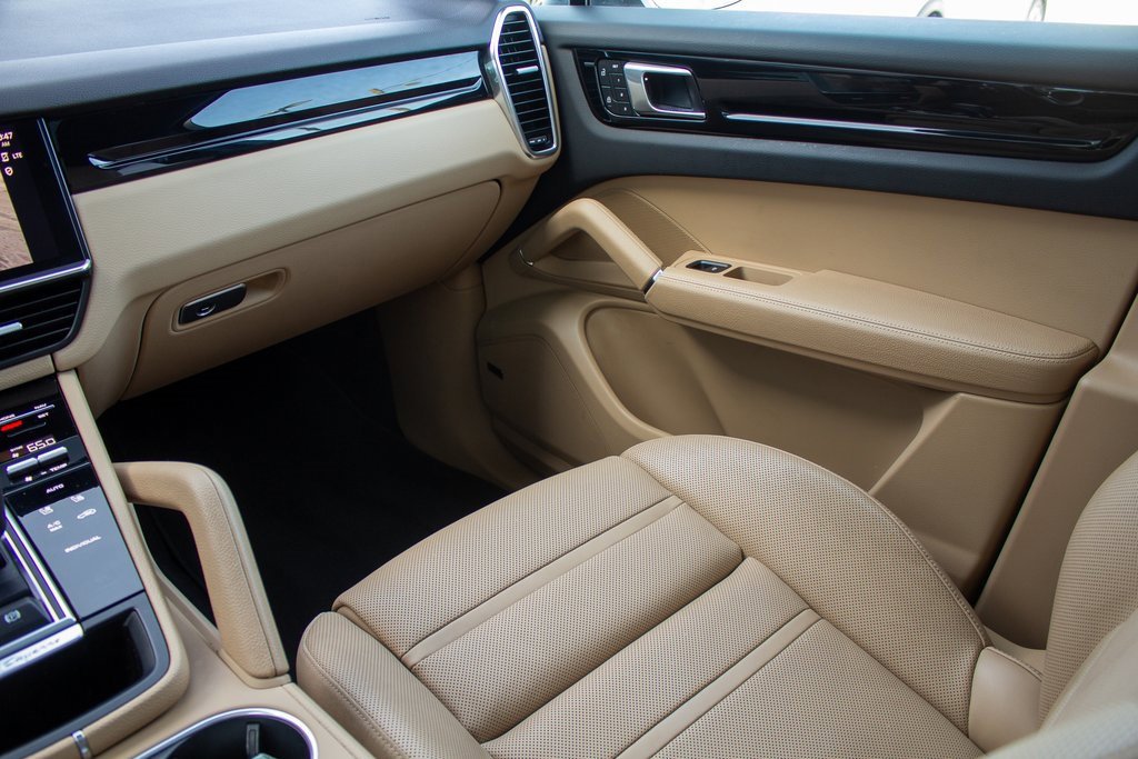 Used 2023 Porsche Cayenne image 20