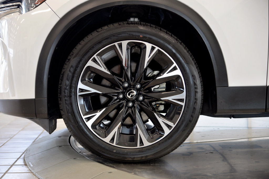 Certified 2024 MAZDA CX-90 Plug-In Hybrid w/ Premium Pkg AWD/4WD image 10