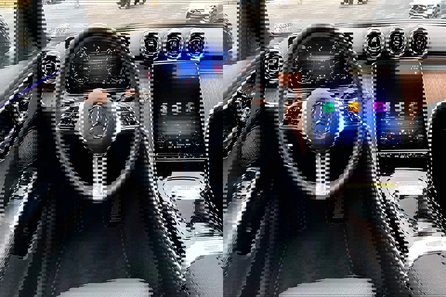 Certified 2025 Mercedes-Benz C 300 4MATIC Sedan image 5