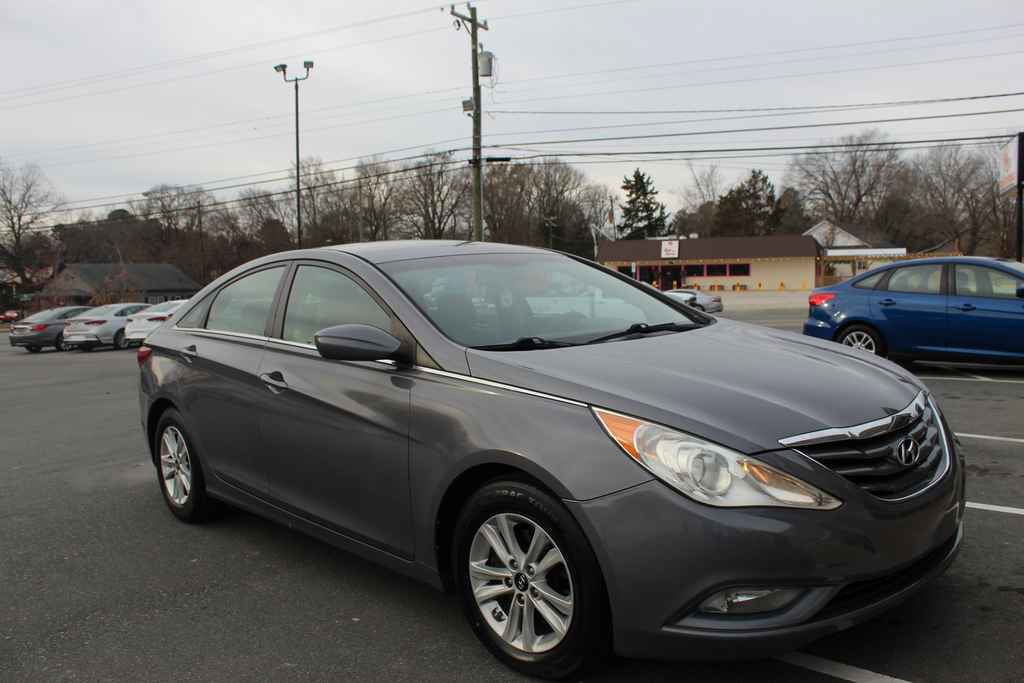Used 2013 Hyundai Sonata GLS w/ Popular Equipment Pkg image 3