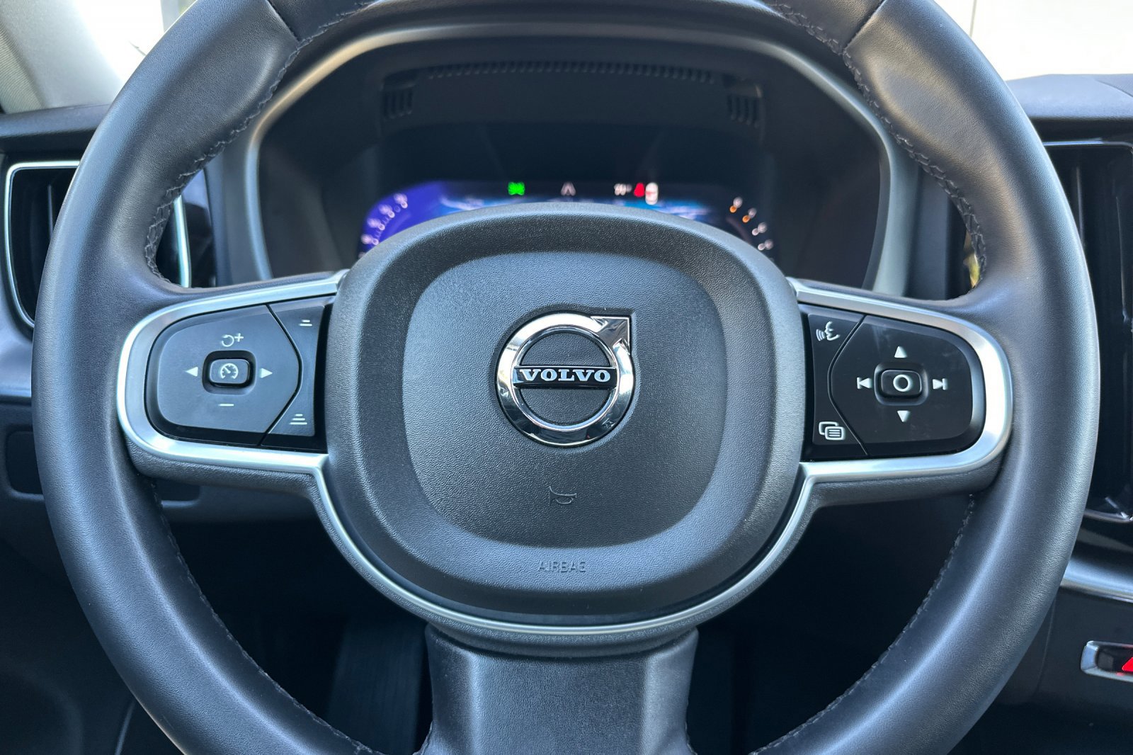 Certified 2023 Volvo XC60 B5 Core w/ Climate Package image 27