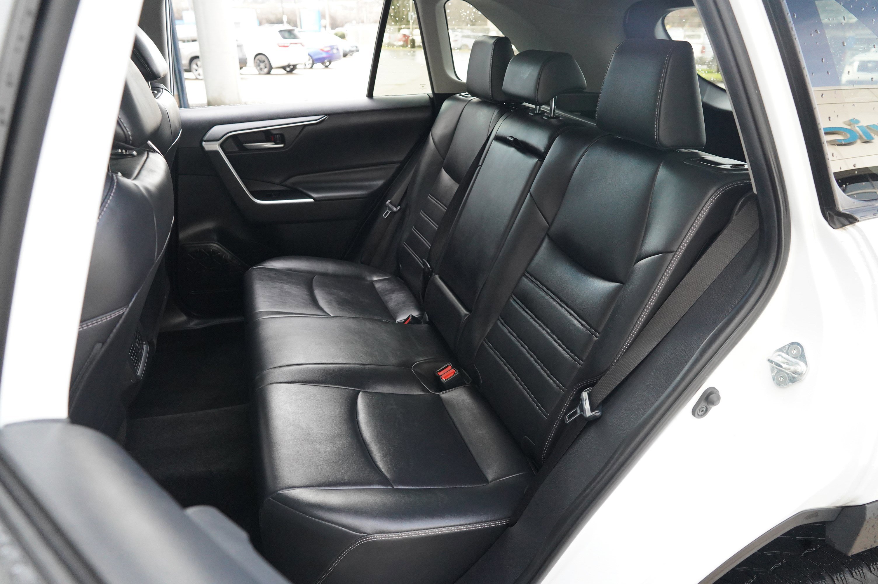 Used 2019 Toyota RAV4 XLE Premium image 34