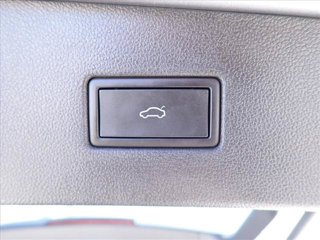 Used 2022 Volkswagen Tiguan SE R-Line AWD/4WD image 9