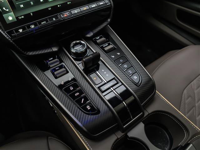 New 2026 Aston Martin Vanquish RWD image 10