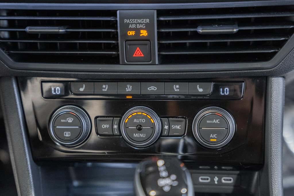 Used 2024 Volkswagen Jetta SEL FWD image 21