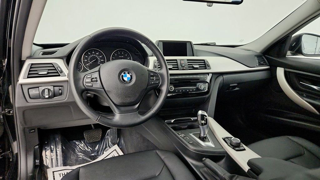 Used 2016 BMW 320i 4dr Sdn 320i with Driving Assi image 12