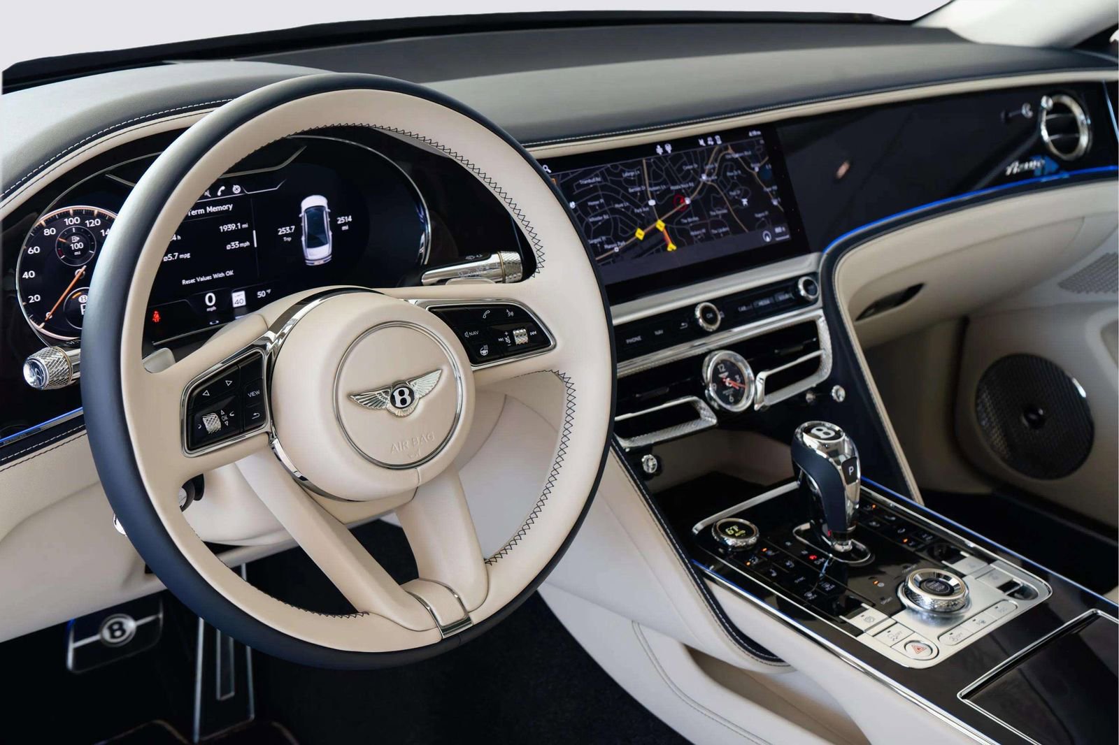 Used 2023 Bentley Flying Spur Azure AWD/4WD image 38
