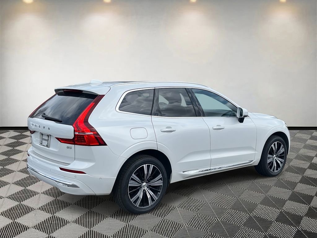 Used 2023 Volvo XC60 B5 Plus w/ Protection Package Premier image 3
