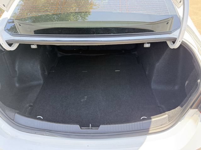Used 2018 Chevrolet Malibu LT FWD image 26