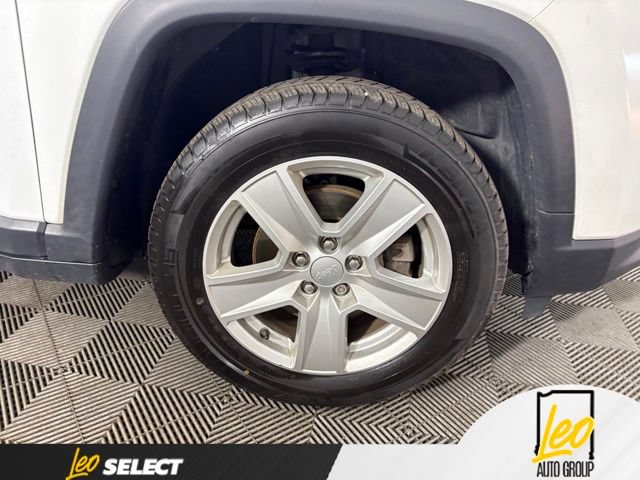 Used 2022 Jeep Compass Latitude w/ Convenience Group AWD/4WD image 24
