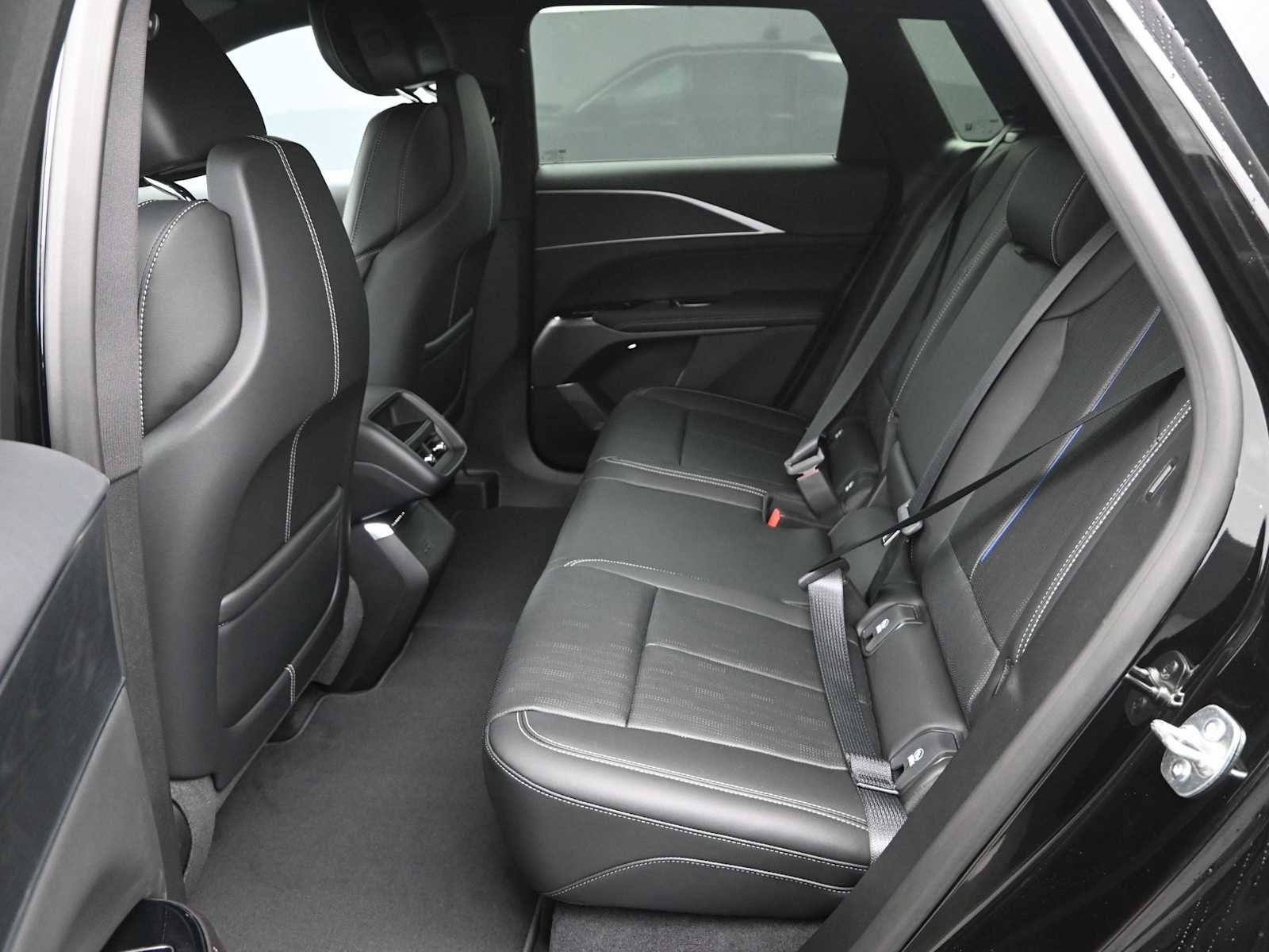 New 2025 Cadillac Lyriq Luxury image 20