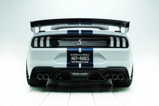 Used 2021 Ford Mustang Shelby GT500 w/ Carbon Fiber Track Pack image 18