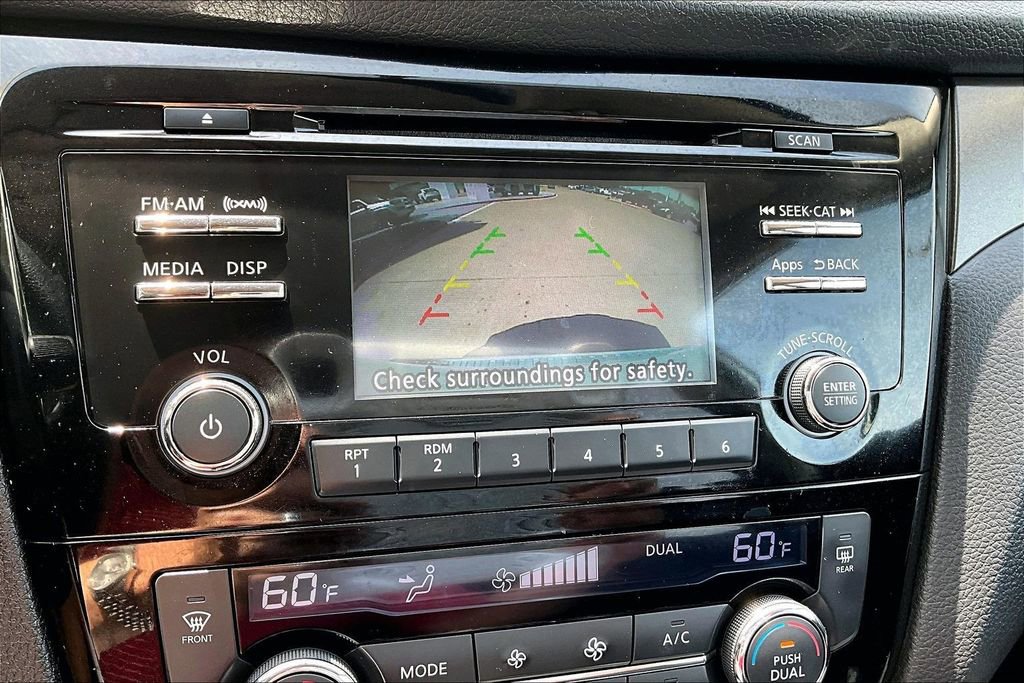 Used 2015 Nissan Rogue SV FWD image 14