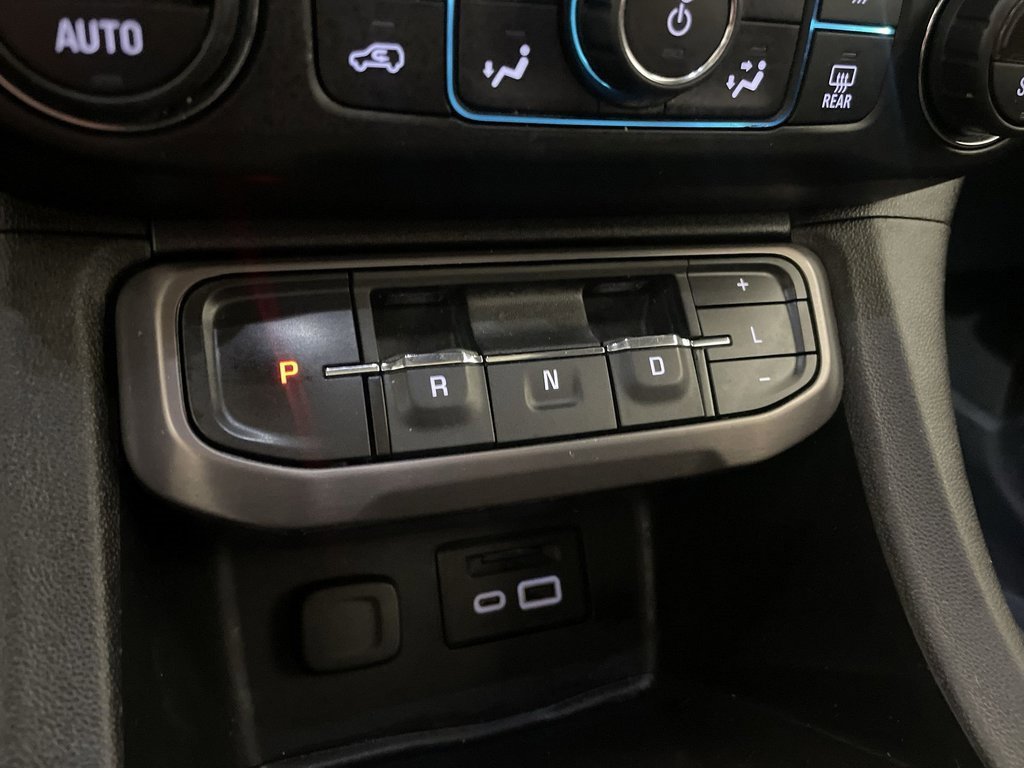 Used 2021 GMC Acadia AT4 w/ GMC Pro Grade Package image 10