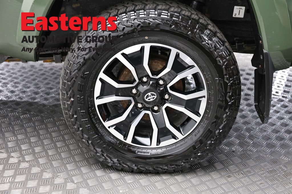 Used 2022 Toyota Tacoma TRD Sport AWD/4WD image 8