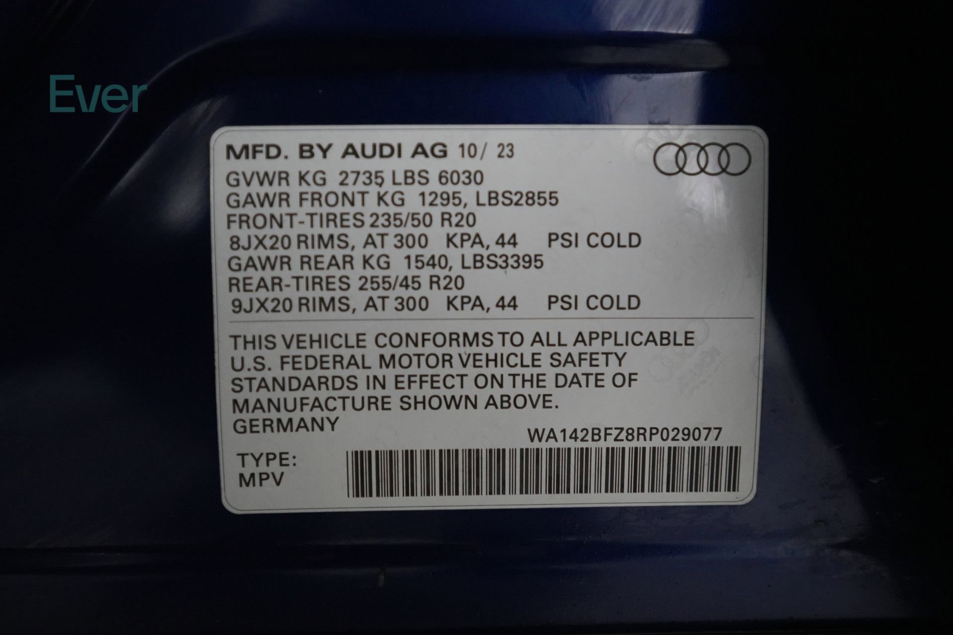 Used 2024 Audi Q4 e-tron Prestige image 25