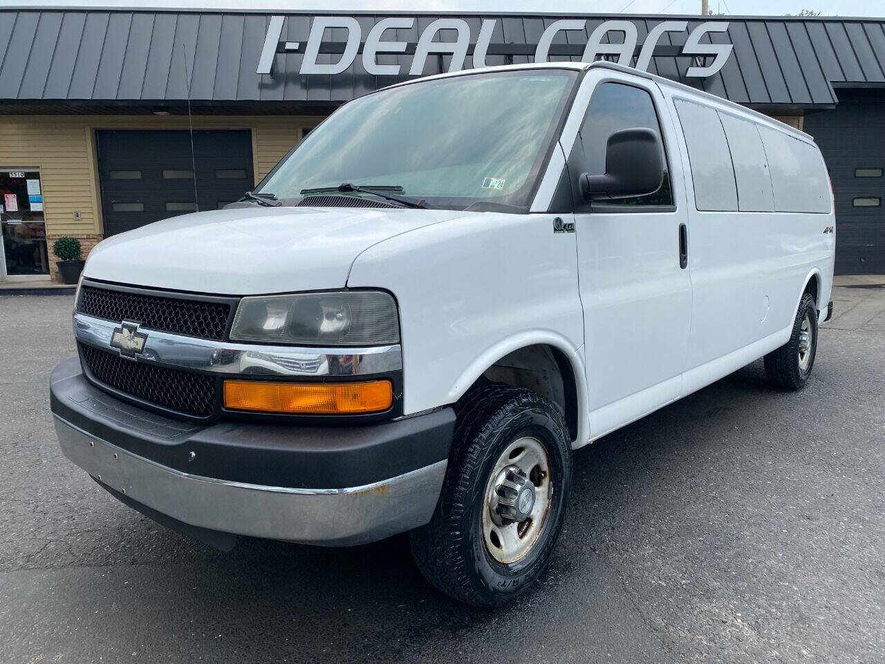 Used 2008 Chevrolet Express 3500 Extended Passenger w/ LT Preferred Equipment Group RWD image 41