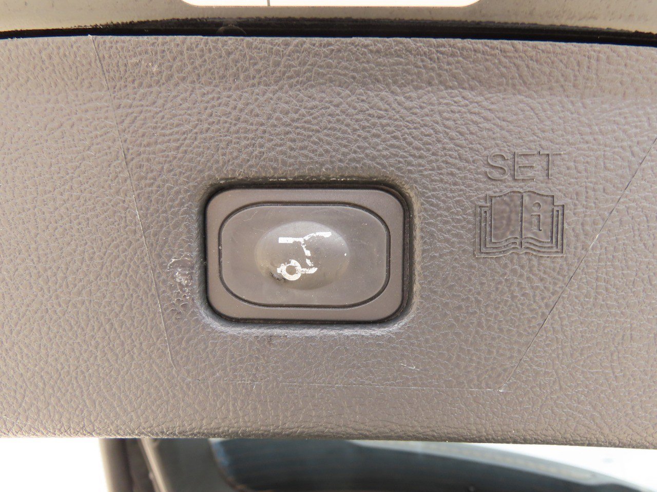 Used 2017 Ford Edge Titanium w/ Equipment Group 302A FWD image 15