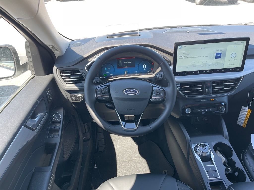 New 2025 Ford Escape SE w/ PHEV Premium Package image 3