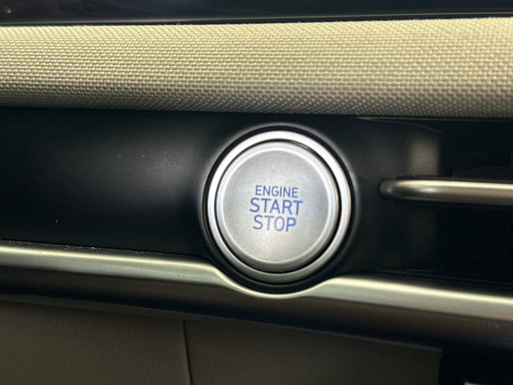 Used 2025 Hyundai Tucson Limited image 6