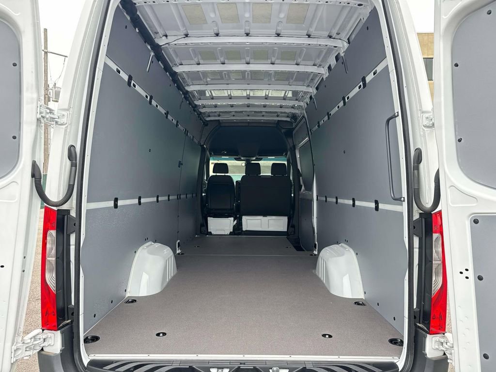New 2025 Mercedes-Benz Sprinter 2500 image 6