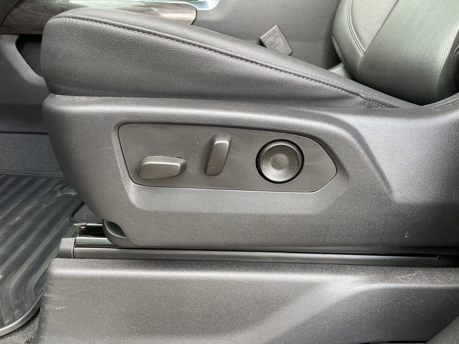 Used 2023 Chevrolet Silverado 1500 LTZ w/ LTZ Convenience Package II image 13