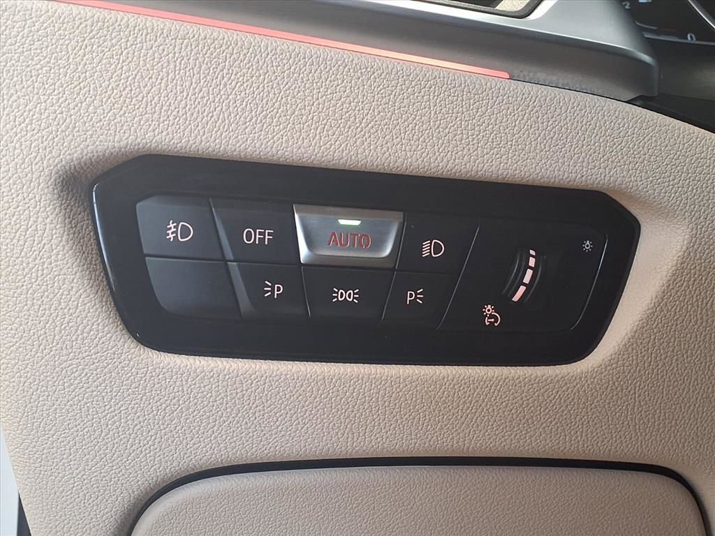 Used 2021 BMW 430i Coupe w/ M Sport Package image 5