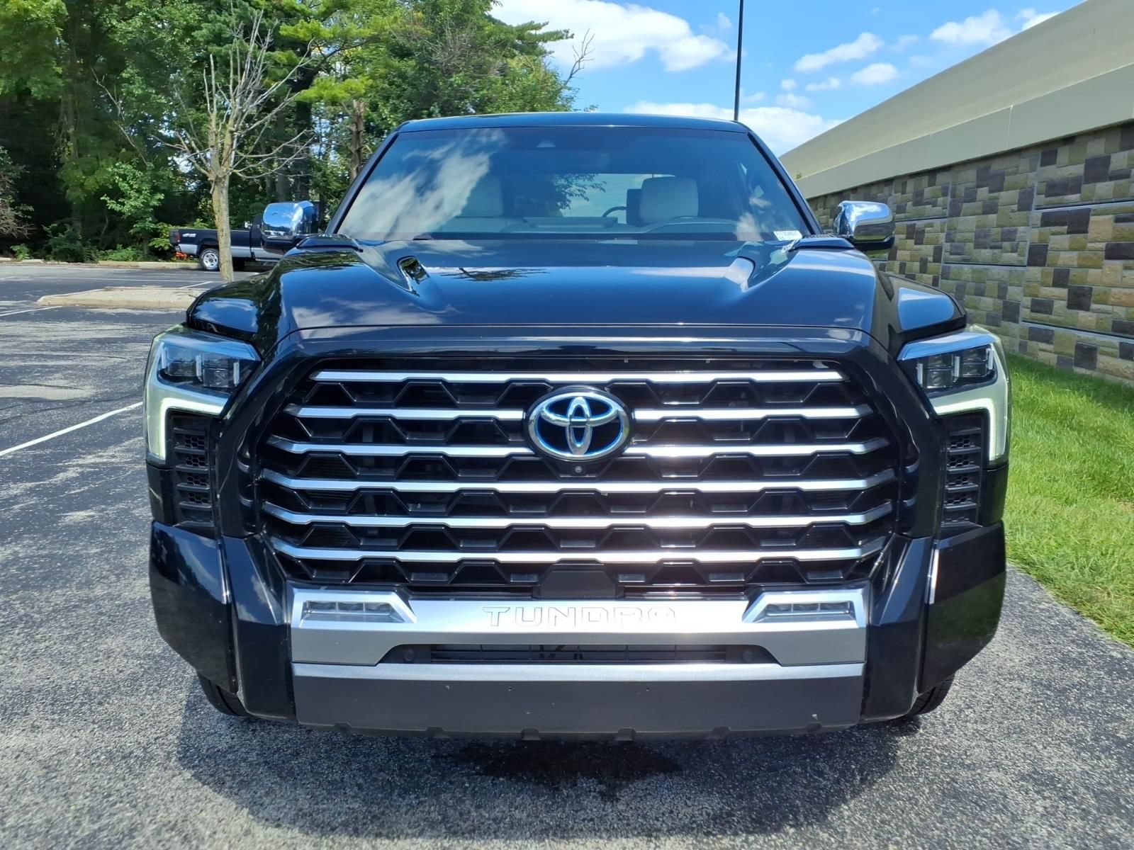 Used 2022 Toyota Tundra Capstone AWD/4WD image 3