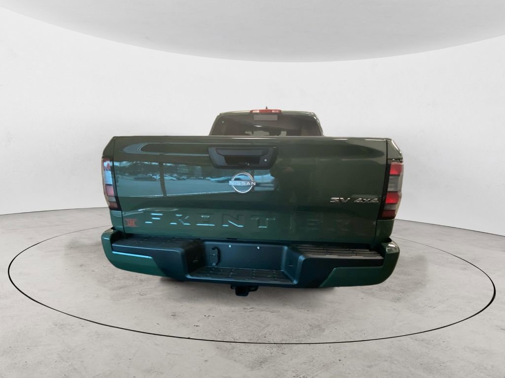 Used 2024 Nissan Frontier SV image 3