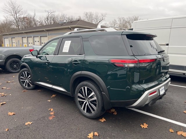Used 2024 Nissan Pathfinder Platinum image 4