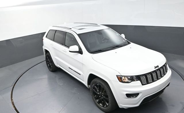 Used 2018 Jeep Grand Cherokee Altitude image 28