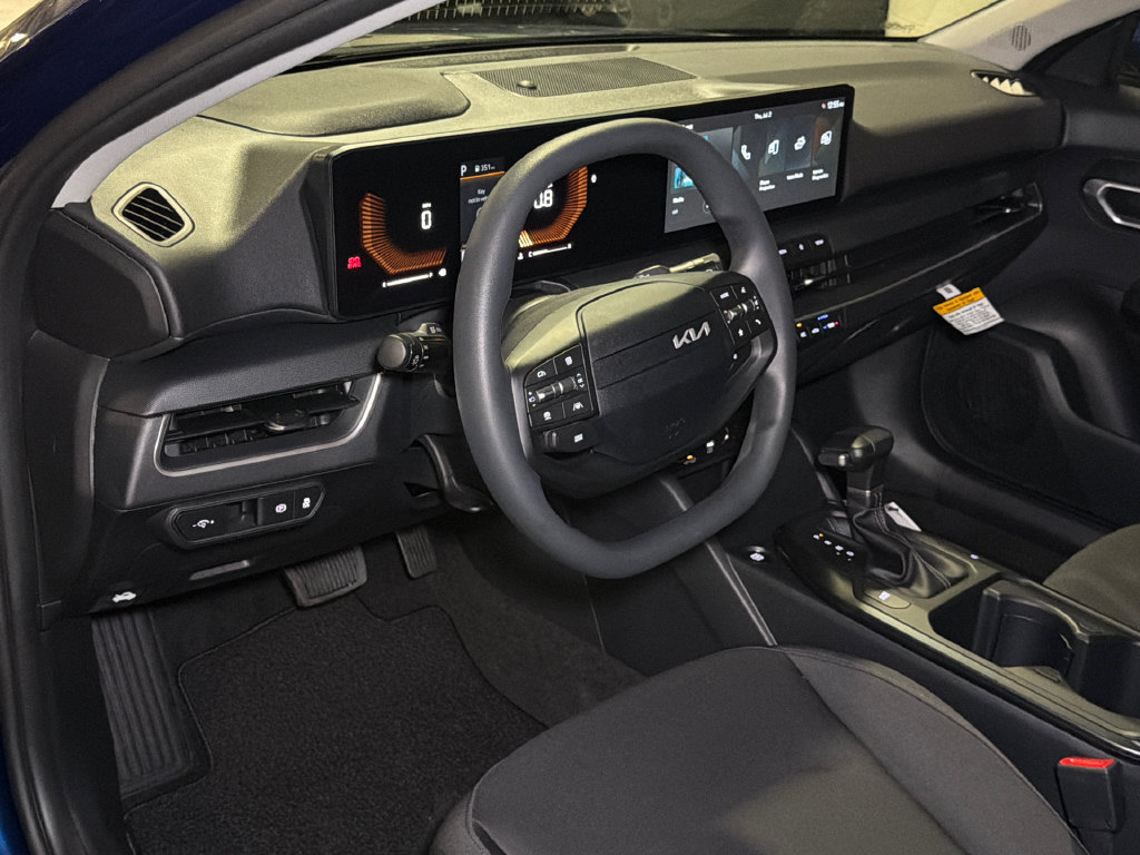 New 2026 Kia K4 FWD image 17