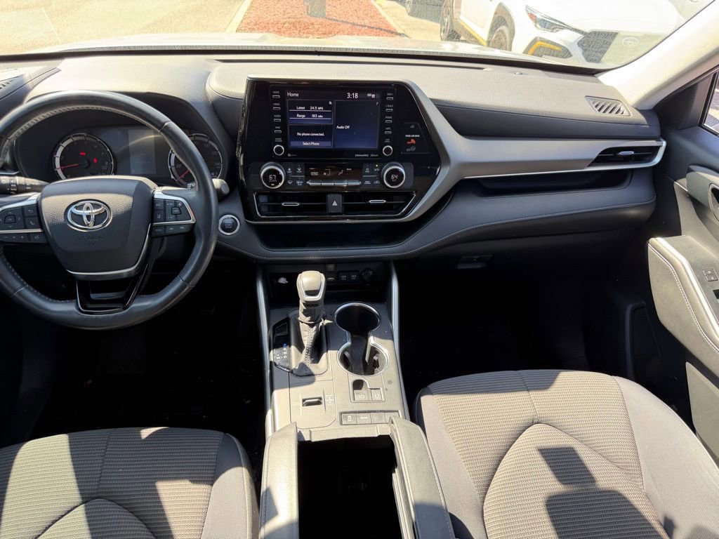 Used 2020 Toyota Highlander LE image 21