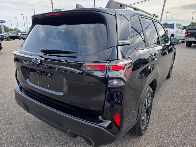 Used 2025 Subaru Forester Limited AWD/4WD image 8
