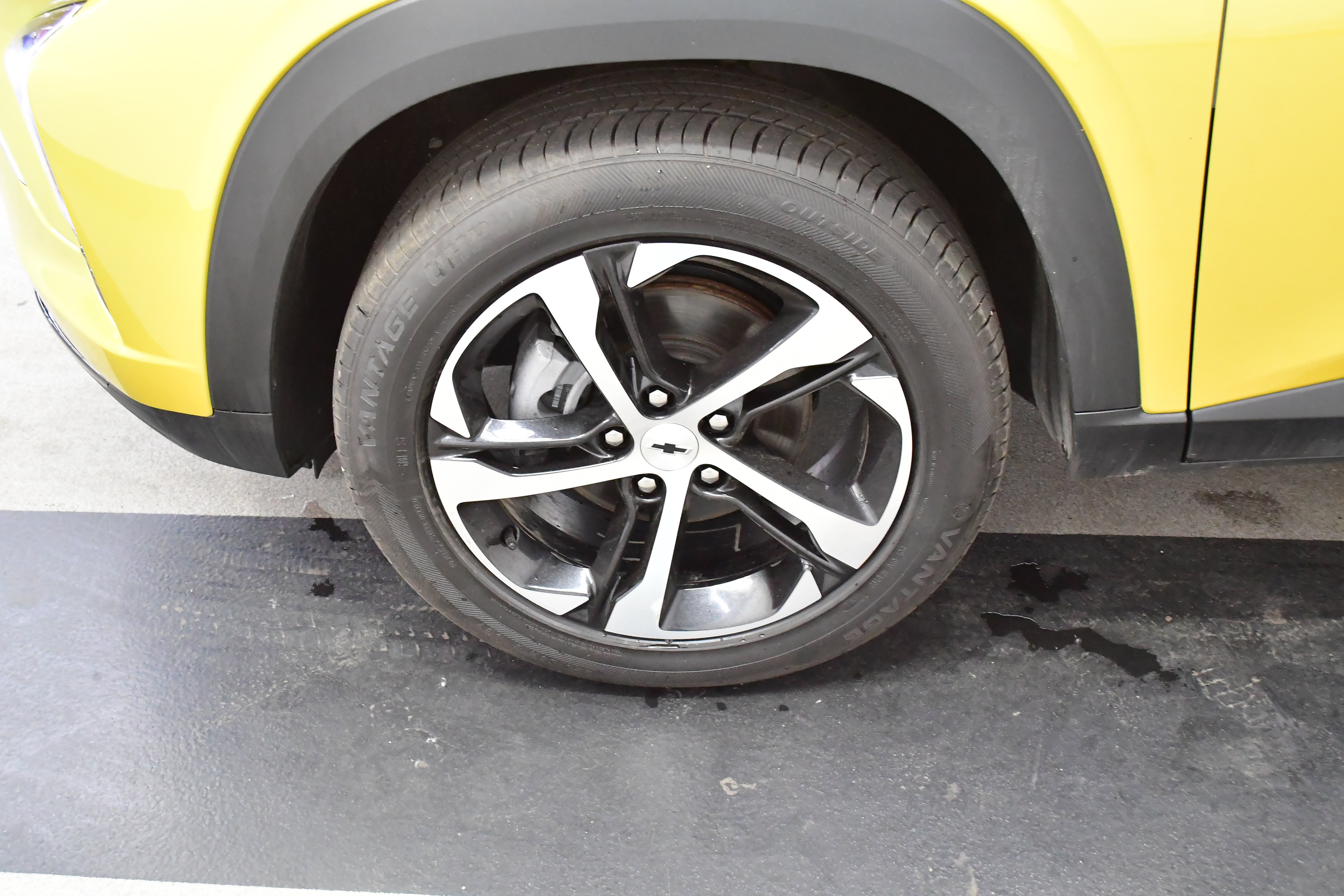 Used 2025 Chevrolet Trax RS w/ Driver Confidence Package FWD image 5