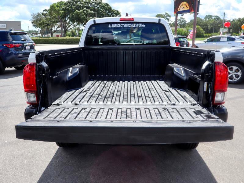 Used 2022 Toyota Tacoma SR image 5